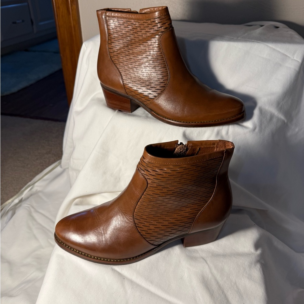 Elites Walking cradles Brown Leather Ankle Boots 81/2 M . Like New.